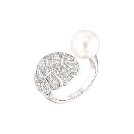 En or blanc, diamants et perle, 5900€, Chanel Joaillerie 