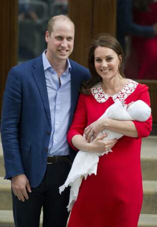 William et Kate devant l'hôpital St Mary's pour la naissance de leur 3e enfant, le 23 avril 2018