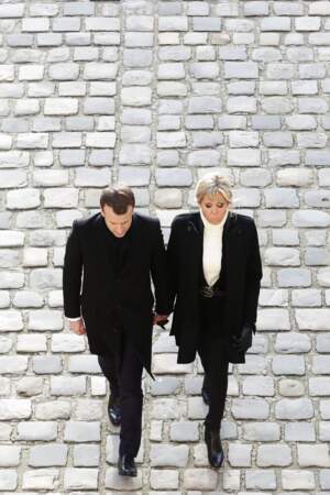Brigitte et Emmanuel Macron : un couple uni, soudé et très ému