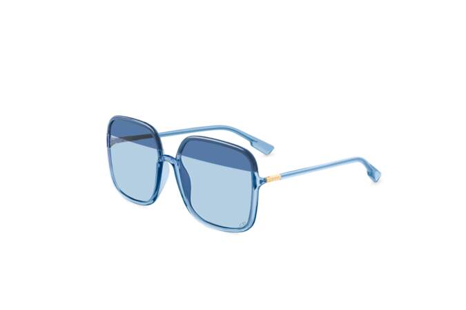 Enfin, l'arme fatale de l'été sont les lunettes de soleil. Bleues, roses : quelles seront vos préférées chez Dior ?