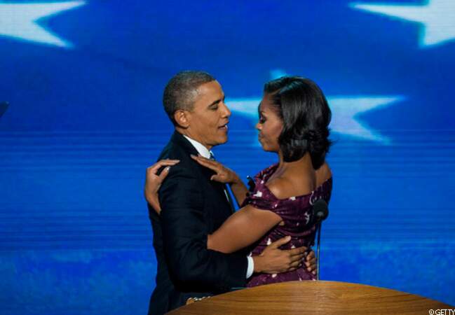 Barack enlace sa femme à la Convention nationale démocrate, Charlotte, le 6 septembre 2012