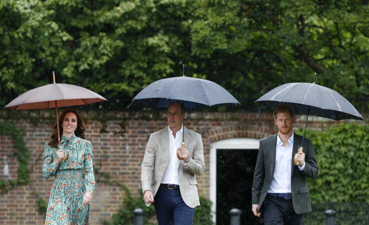 Kate Middleton, très chic et bohème pour rendre hommage à Lady Di