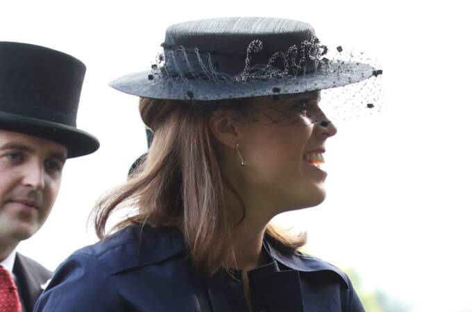 Eugenie d'York porte le chapeau "Nina" de la marque Misa Harada à 217,78 €