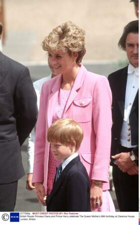 Diana et Harry, lors des 88 ans de la Reine Elizabeth, en 1988