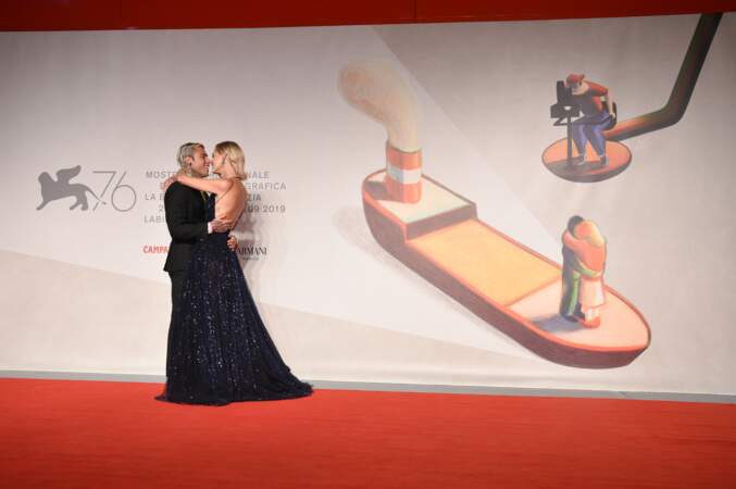 Chiara Ferragni et son mari Fedez, amoureux sur le tapis rouge de la Mostra de Venise.