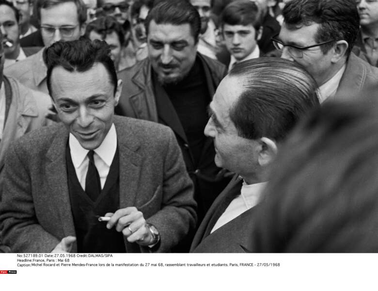 Mai 1968 avec Pierre Mendès France, Michel Rocard se mêle aux manifestants travailleurs étudiants