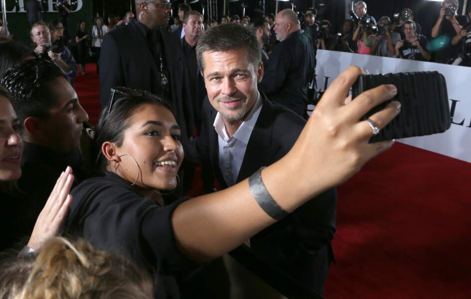 L'acteur s'est même prêté au jeu des selfies avec ses admirateurs