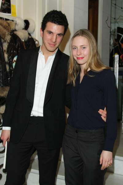 Boris Bergmann et une amie, au gala "40 Noms pour 1 Non" à Paris, le 28 janvier 2010.