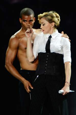 Madonna et Brahim Zaibat lors du MDNA Tour à Londres en 2012