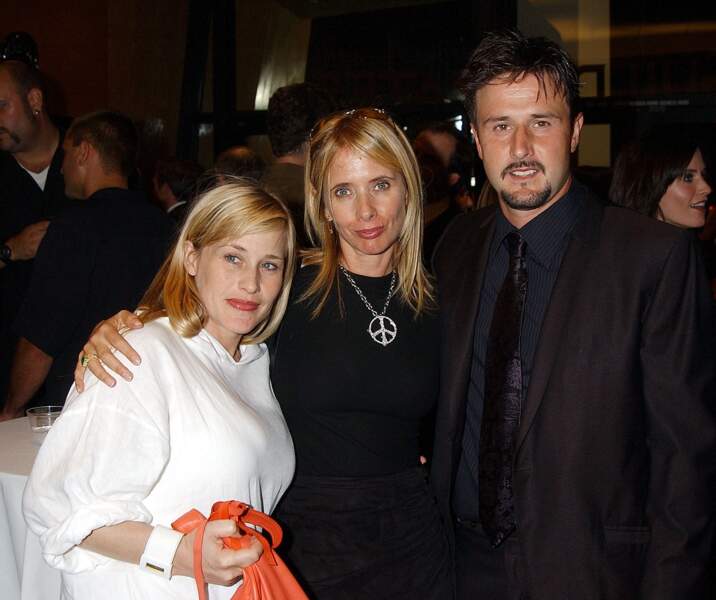 Patricia, Rosanna et David Arquette à la première du film "The Grey Zone" à Los Angeles en 2002