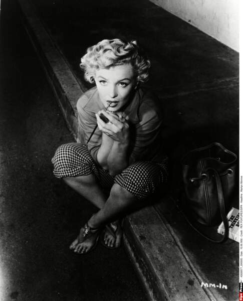 Marilyn met sa féminité en scène mais son assurance est factice