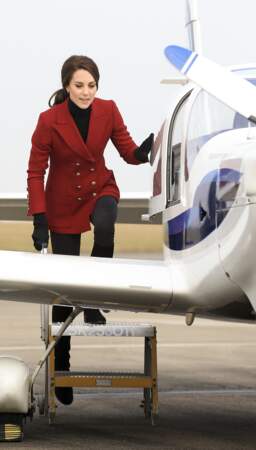 Le 14 février dernier, en visite sur une base aérienne, elle avait enfilé son blazer rouge