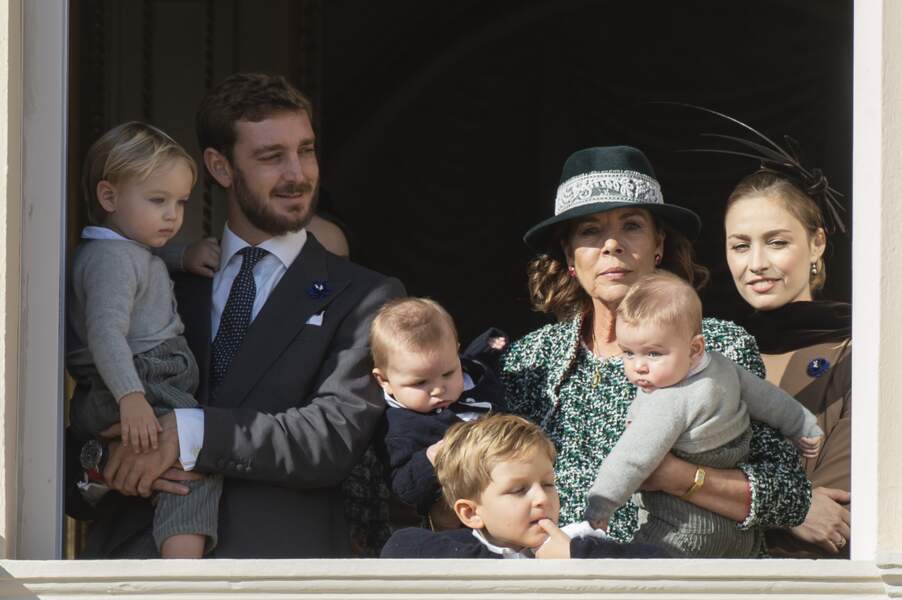 Avec son fils Pierre, ses petits-fils Stephano, Maximilian, Francesco et Alexandre, à Monaco, le 19 novembre 2018