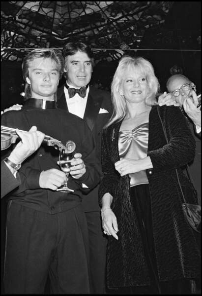 David Hallyday, Tony Scotti et Sylvie Vartan, au Club Maxim's à New York en 1985