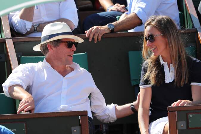 Hugh Grant et Anna Eberstein au village des Internationaux de Tennis de Roland Garros à Paris le 8 juin 2017