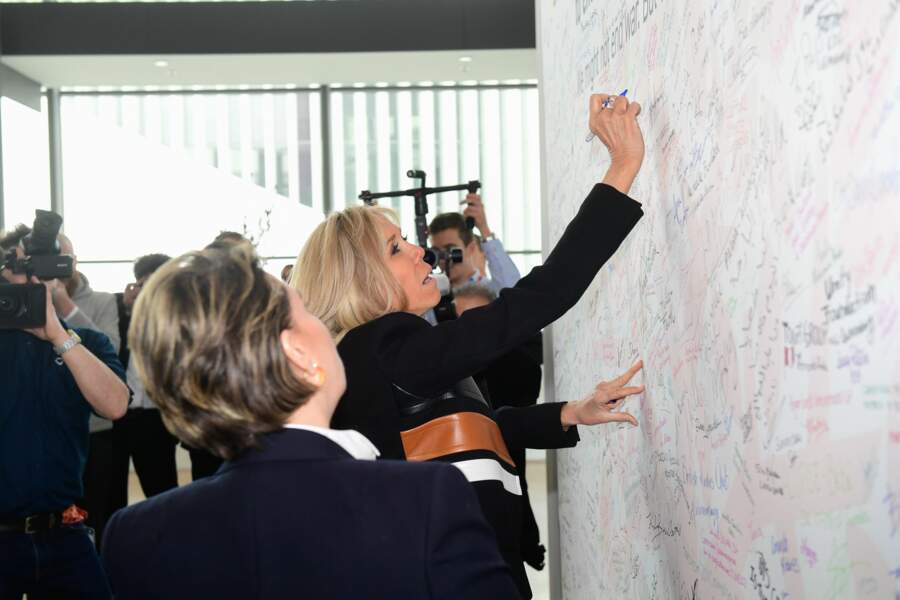 Brigitte Macron, investie, lors du grand forum contre les violences sexuelles, au Luxembourg, le 27 mars 2019.