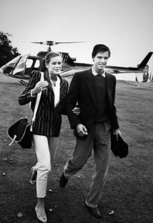 Paul Belmondo et sa compagne Stéphanie de Monaco arrivent à Saint-Nom-la-Bretèche, en 1983