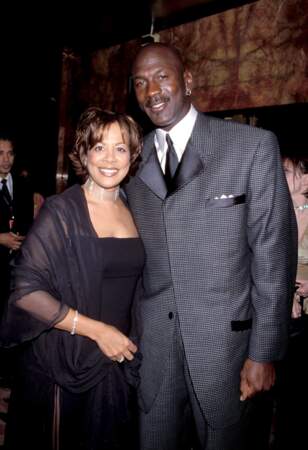 Michael Jordan a dû verser 95 millions d'euros à sa femme Juanita, après leurs 18 ans de mariage.