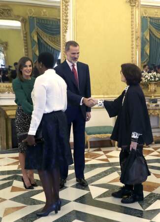 Le roi Felipe VI d'Espagne et la reine Letizia arrivent au conseil d'administration de l'institut Cervantes.