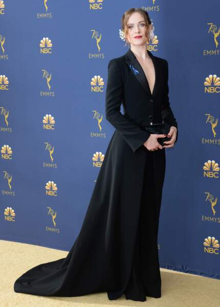 Evan Rachel Wood portait une robe costume Altuzarra au 70ème Primetime Emmy Awards.