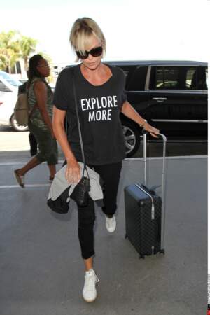 Charlize Theron à l'aéroport de Los Angeles en juillet 2016.