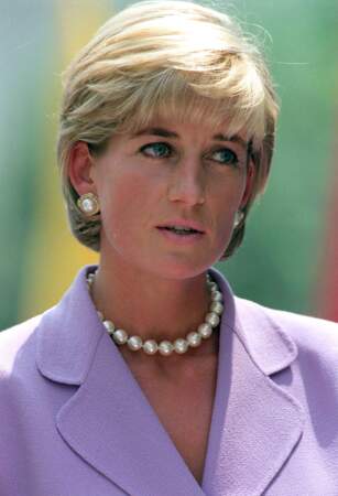 La princesse Diana très émue après un discours contre les mines antipersonnel à Washington, le 17 juin 1997