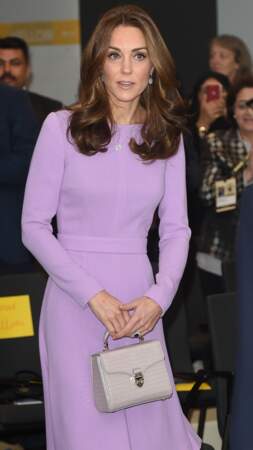 Kate Middleton avec une nouvelle couleur de cheveux et des mèches plus miel