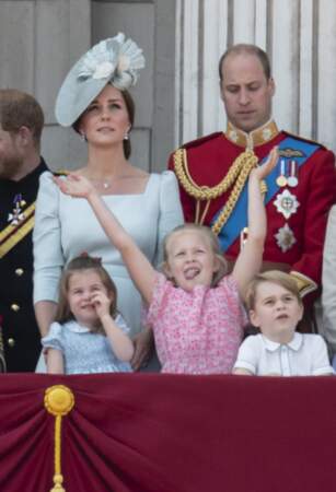 Le prince William, Kate Middleton, la princesse Charlotte, Savannah Phillips et le prince George le 9 juin 2018