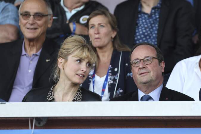 Pas de doute, François Hollande et Julie Gayet aiment le sport et prennent plaisir à le regarder ! 