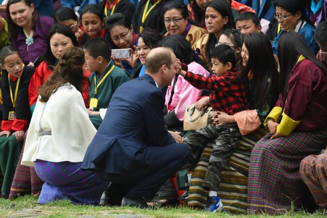 Le duc et la duchesse à la rencontre des bhoutanais