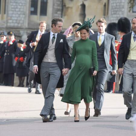 Pippa Middleton, à quelques jours d'accoucher, est venue avec son mari au mariage d'Eugenie d'York