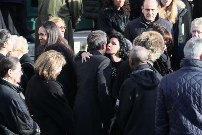Rachida Dati témoigne son soutien à Nicolas Sarkozy lors des obsèques de sa mère, Andrée Sarkozy