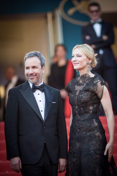 Cate Blanchett en robe noire Armani Privé échancrée dans le dos et transparente juste ce qu'il faut