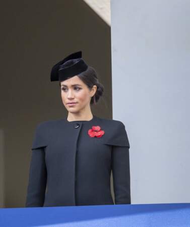Meghan Markle a choisi un tailleur-jupe de la même couleur que la tenue de Kate Middleton