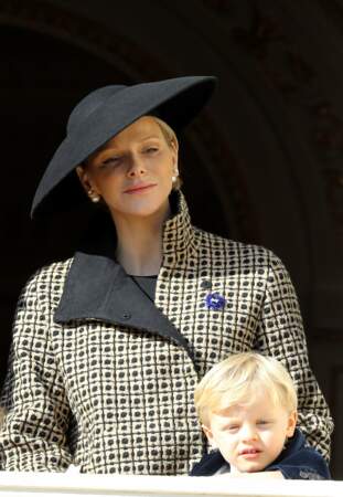 La princesse Charlene, maman chic et attentive avec son fils, le prince Jacques 