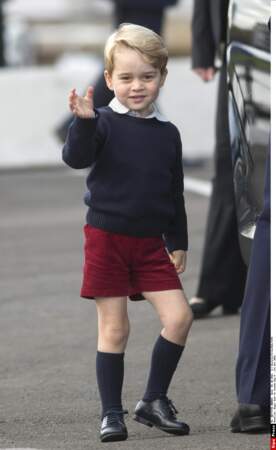 1er octobre 2016 : le prince George craquant en short rouge