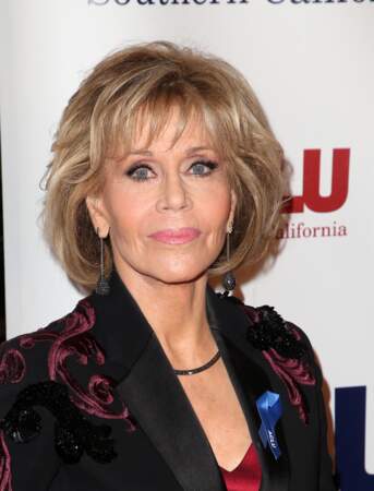 Le carré boule blond de Jane Fonda.