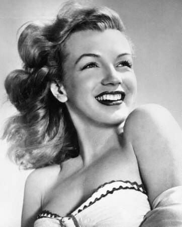 La toute jeune Marilyn, fraîche, légère, spontanée, séduit l'Amérique