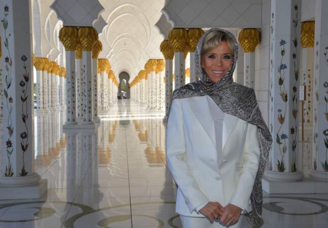 Brigitte Macron à la grande mosquée Cheikh Zayed d'Abu Dhabi le 9 novembre 2017