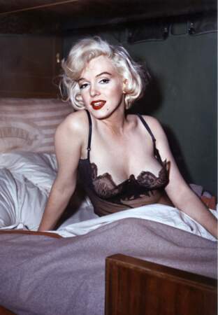 Marilyn Monroe ne se glissait jamais au lit sans quelques gouttes de N°5 de Chanel