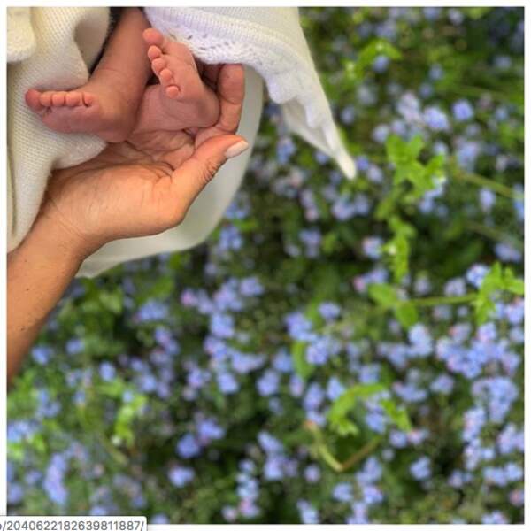 Pour la fête des Mères le 12 mai, Meghan Markle et le prince Harry ont posté cette photo du bébé royal