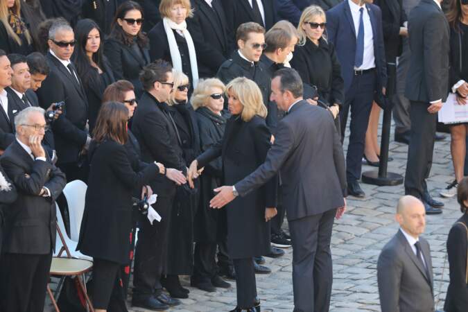 Brigitte Macron avec la famille de Charles Aznavour aux obsèques du chanteur