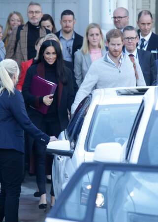 L'arrivée en Australie de Meghan Markle présente un looks similaire à celui de Kate Middleton dans sa base.