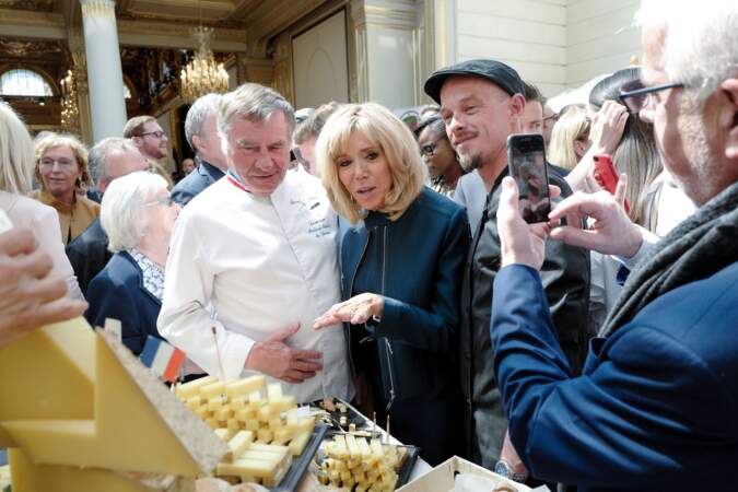 Brigitte Macron a eu l'occasion de déguster différents fromages en recevant les métiers de bouche à l'Élysée