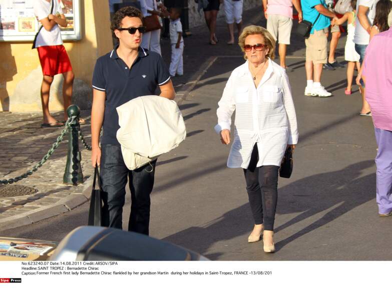 Bernadette Chirac et son petit-fils Martin en vacances à Saint-Tropez, en 2011