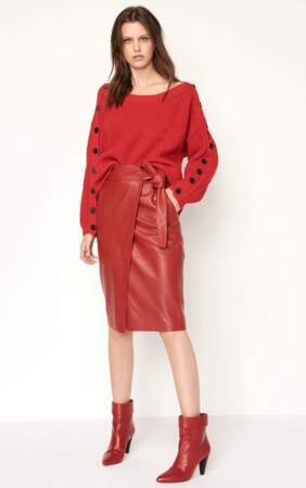 Rouge passion, jupe en cuir nouée Magic, 370 € (Ba&sh).