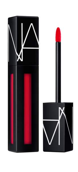 Bouche incendiaire assurée avec le rouge Powermatte Lip Pigment " Light my fire" de Nars, 26 €