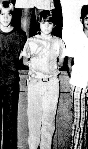 Johnny Depp à 13 ans, avec ses camarades de la Henry D. Perry Middle School de Miramar en Floride (1976)