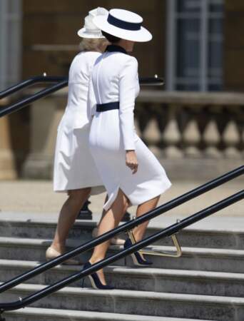 Melania Trump était également coiffée d'un chapeau dessiné par son styliste français Hervé Pierre