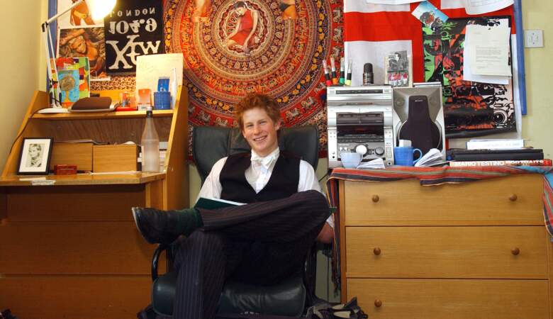 Le Prince Harry au collège d'Eton en 2003